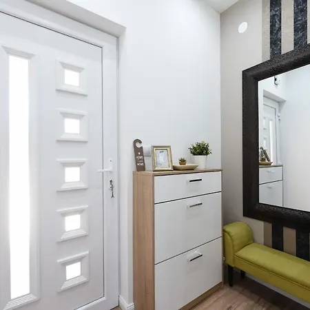 Shine Apartman