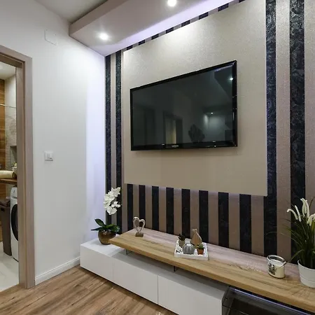 Shine Apartman